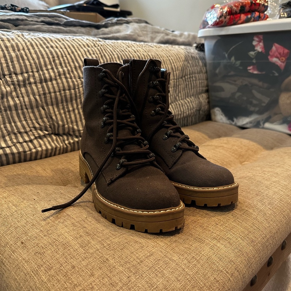 Target Universal Thread Parker combat boot